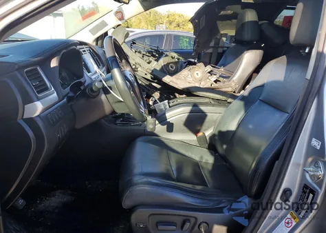 2015 Toyota Highlander Xle from USA, damaged, VIN 5TDJKRFH2FS190714